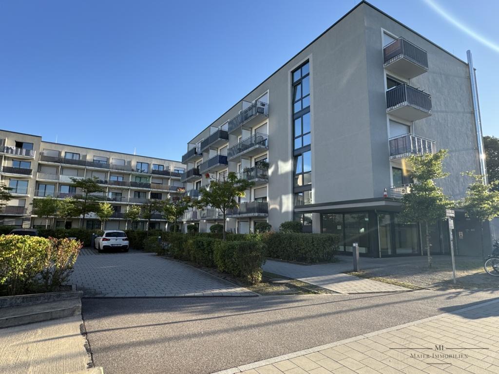 • Riesieger Studentenwohnkomplex • 