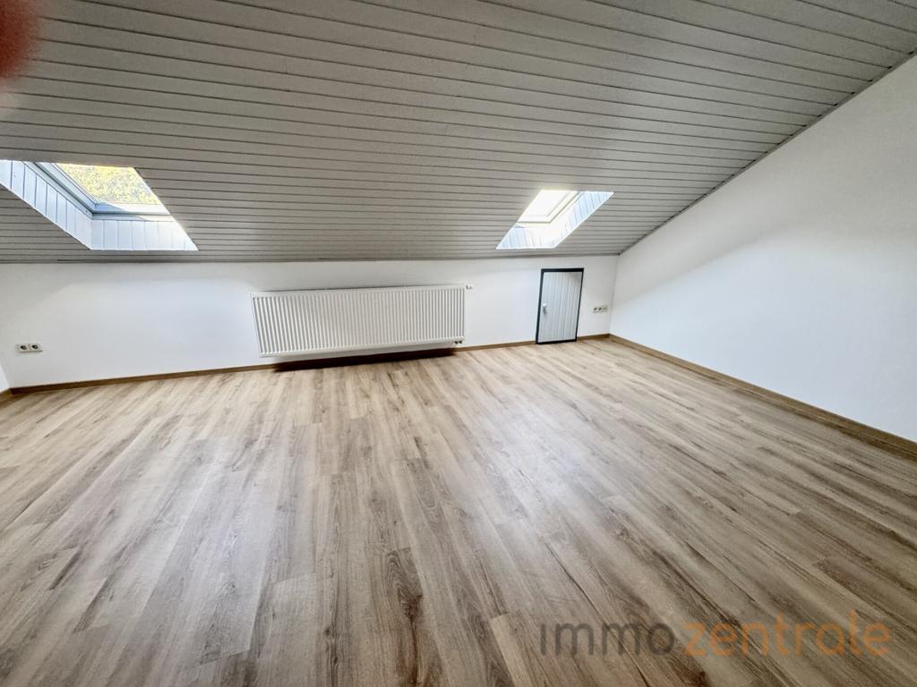 Wohngefühl auf mehreren Ebenen – saniertes RMH in Treuchtlingen - Photo 4