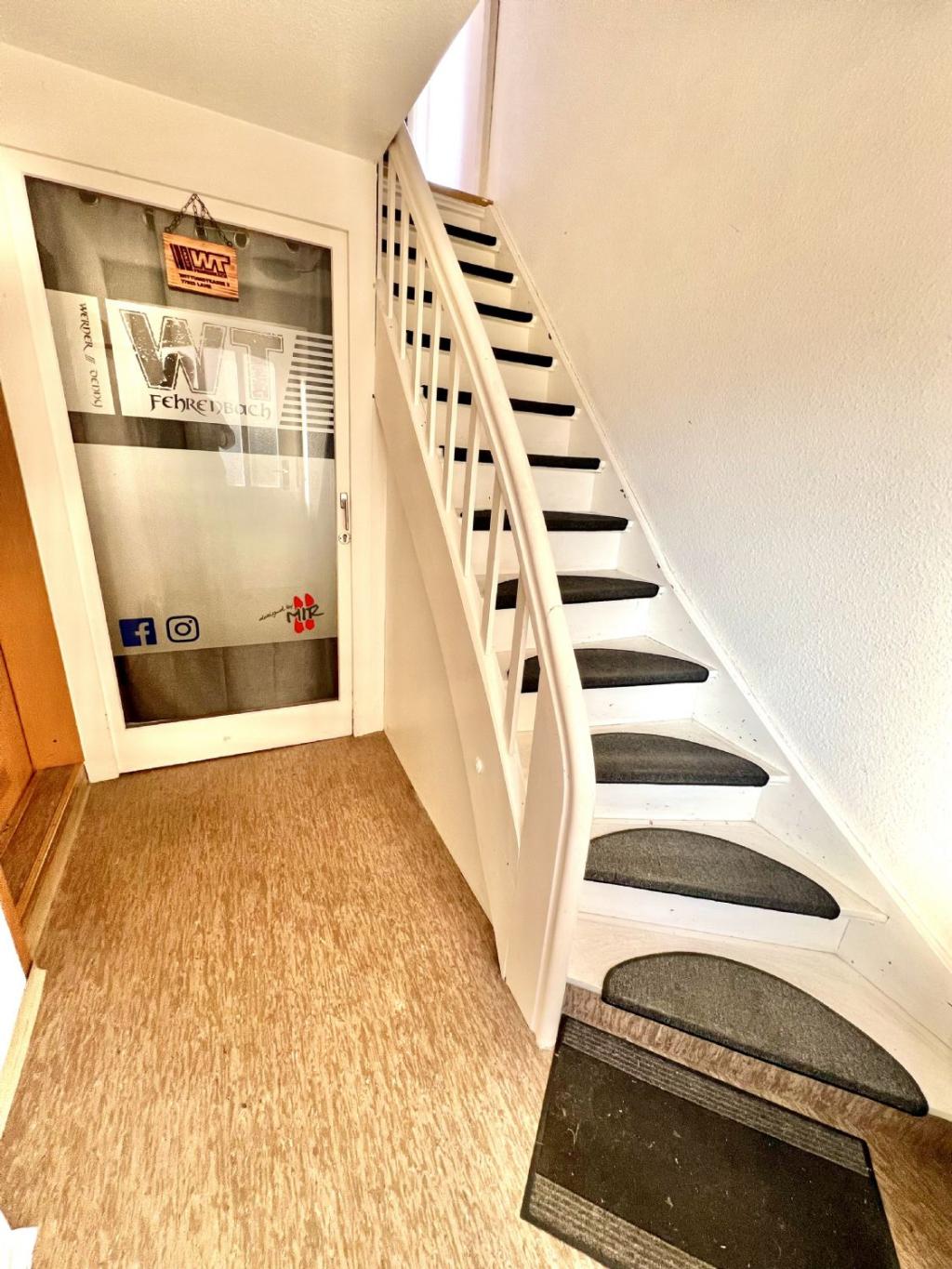 Treppe zum Kellergeschoss