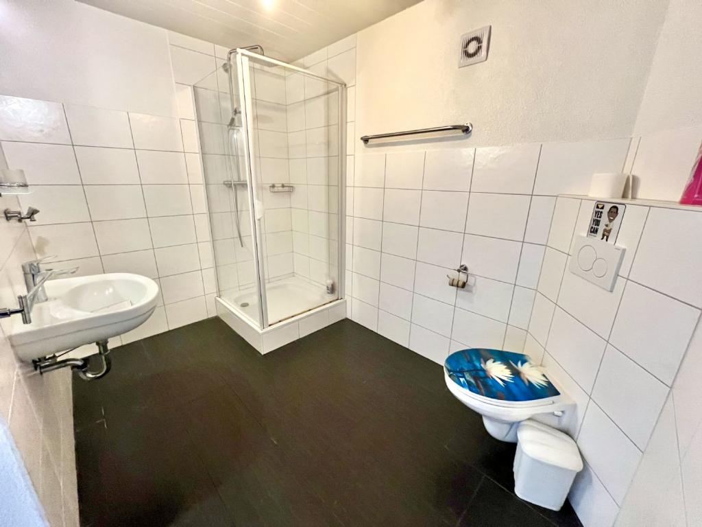 Bad mit Dusche