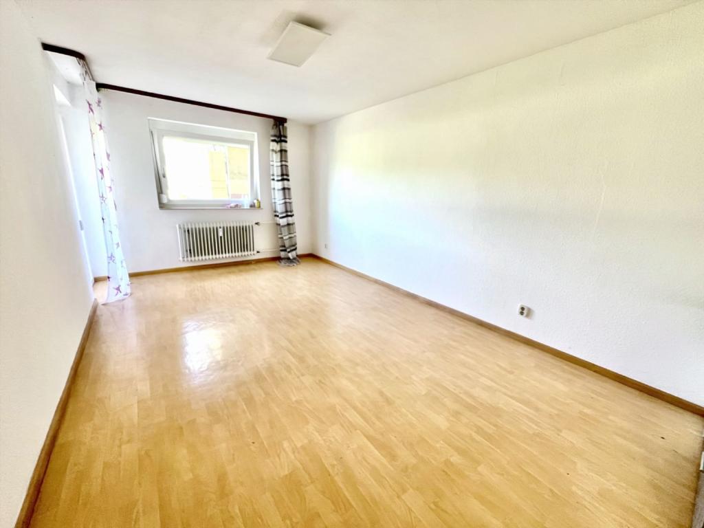 Schlafzimmer mit Balkonzugang
