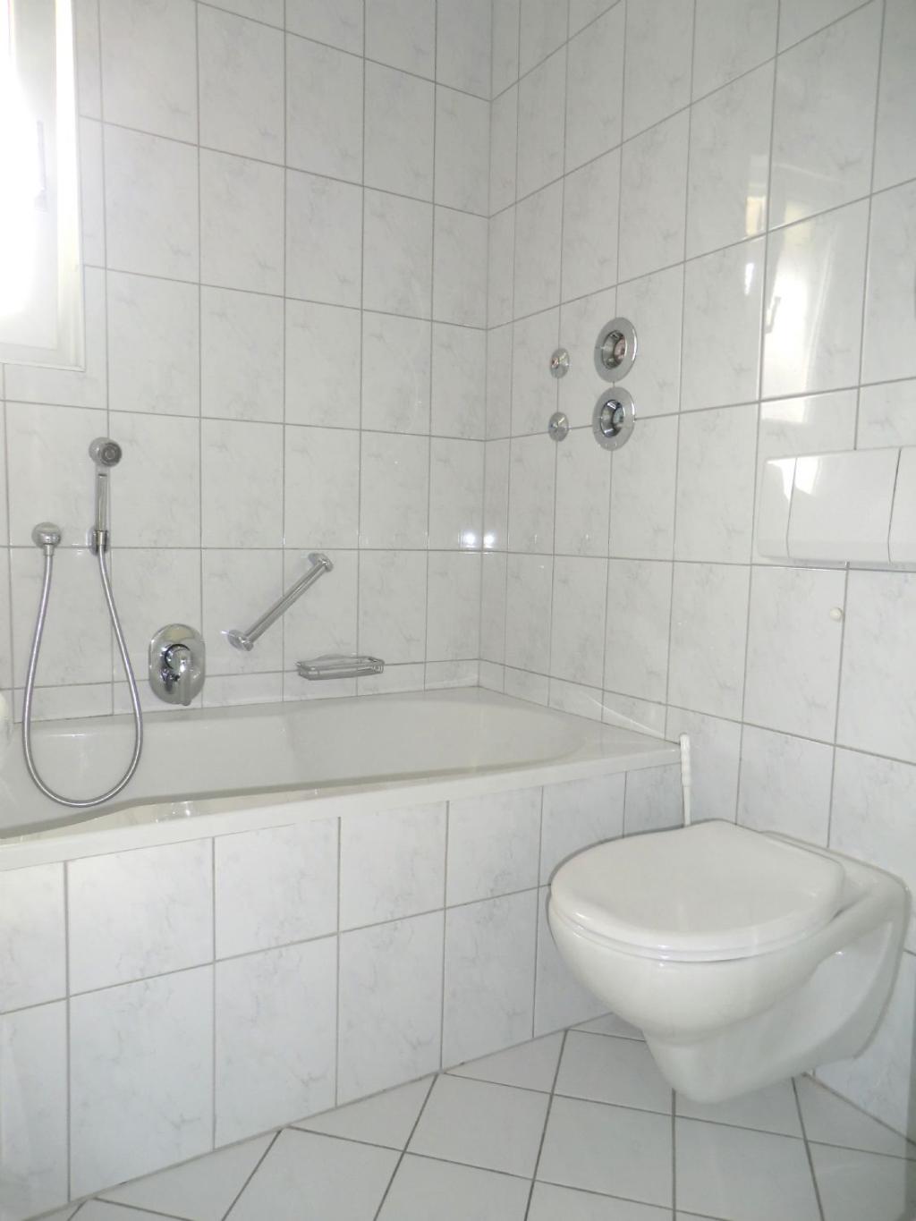 Tageslichbad mit Badewanne