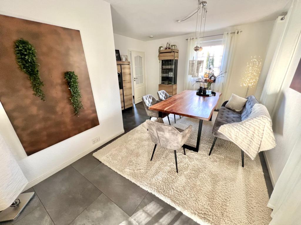angrenzendes Esszimmer