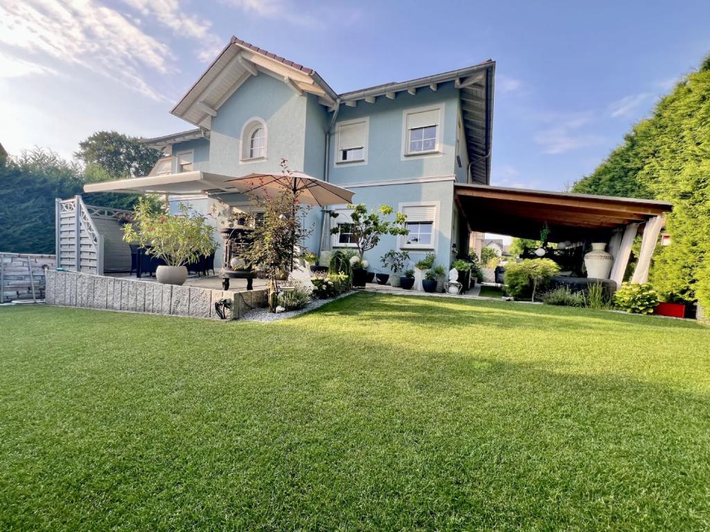 Villa mit traumhaften Garten