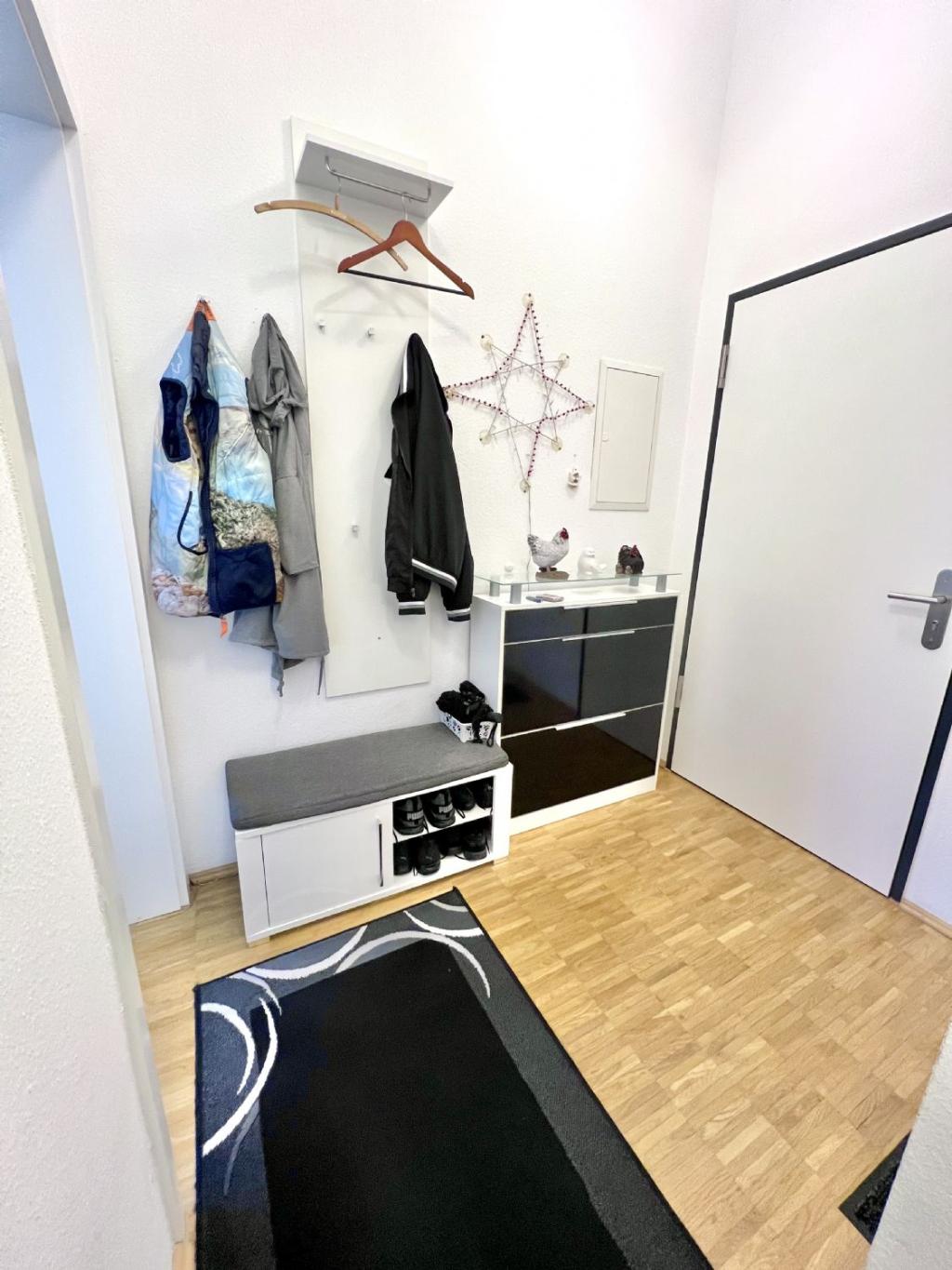 Eingang u. Garderobe
