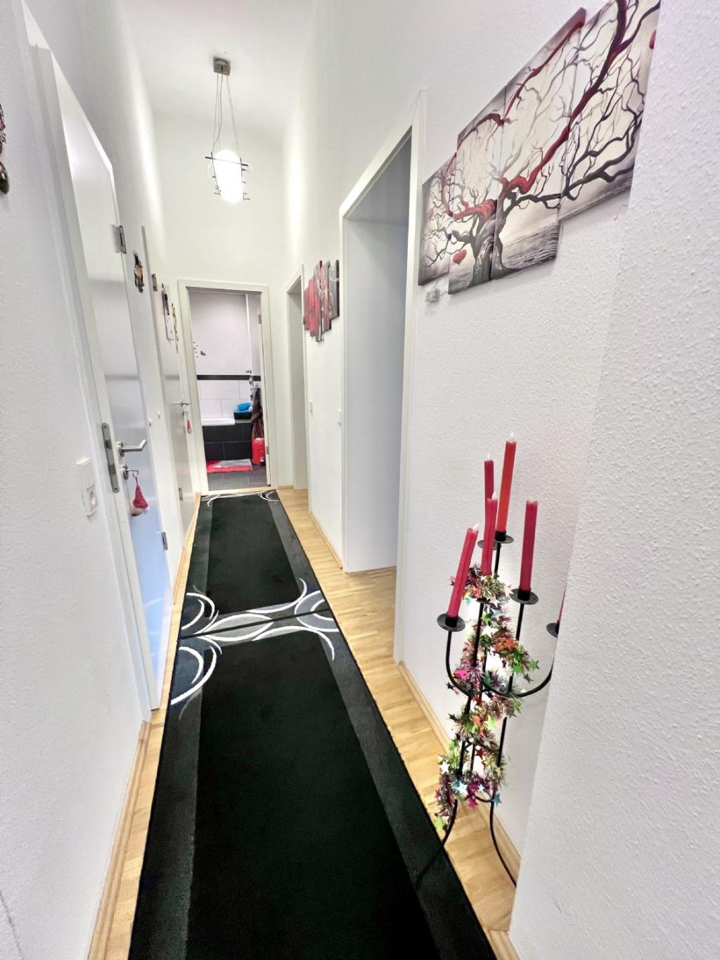 Flur Richtung Badezimmer