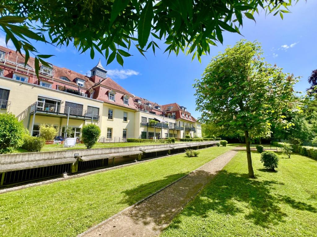 mit eigenem "kleinen Park"