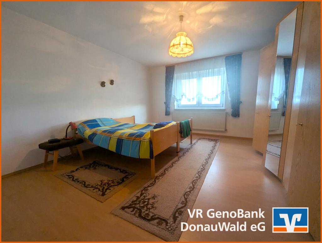 Geräumiges Schlafzimmer