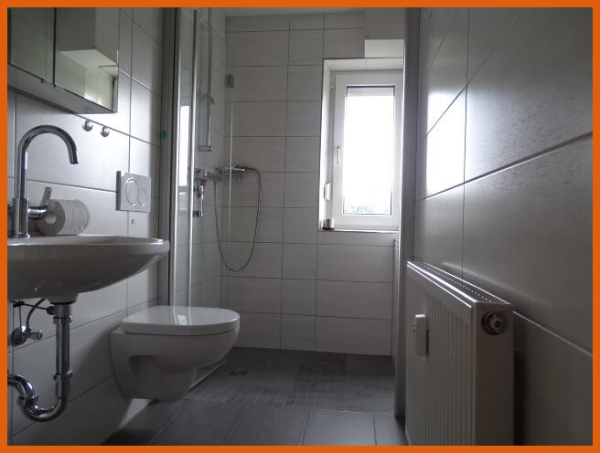 Ideal - zentral! Bis zum 30.05.26 top renovierte 2-Zi.-Altbauwohnung zu vermieten in Zwiesel - Foto 2