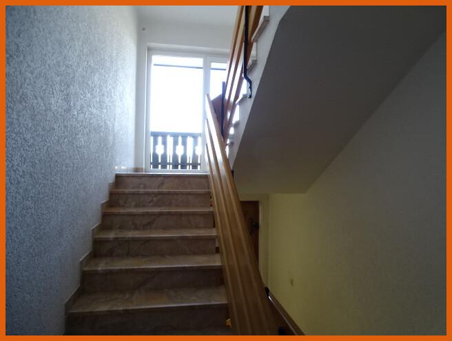 HIER WOHNT MAN GERNE! 2-ZI.-DG-WOHNUNG ZU VERMIETEN IN ZWIESEL - Foto 1