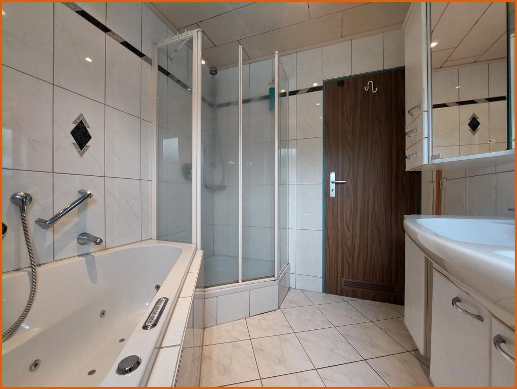 Badezimmer EG