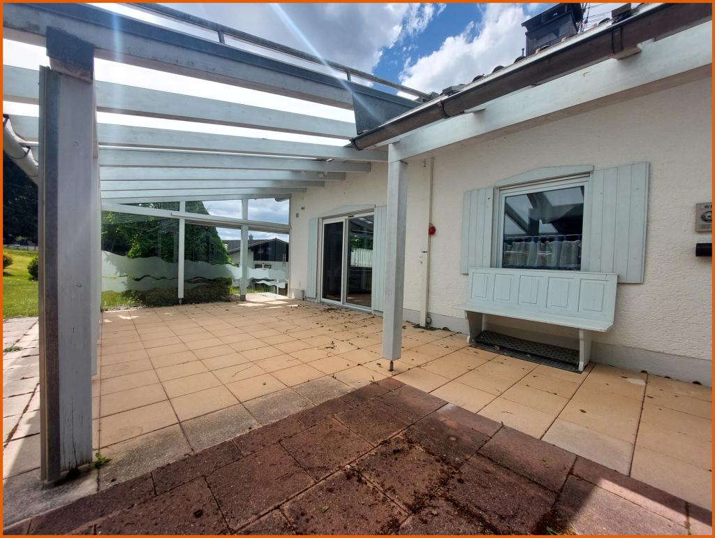 überdachte Terrasse