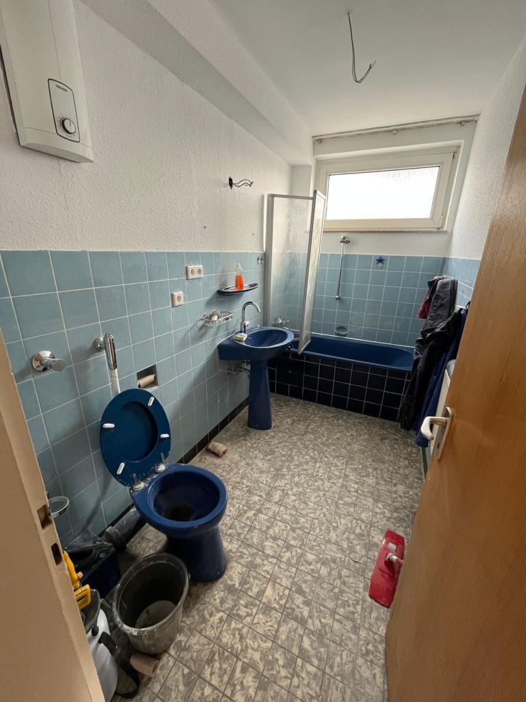<h1 class="md:text-xl md:leading-6 mt-4 md:mt-10 lg:mb-6 mb-3 text-primary-500 font-semibold text-base leading-5"> Wohnung in Bochum (Wattenscheid) </h1> - Foto 5