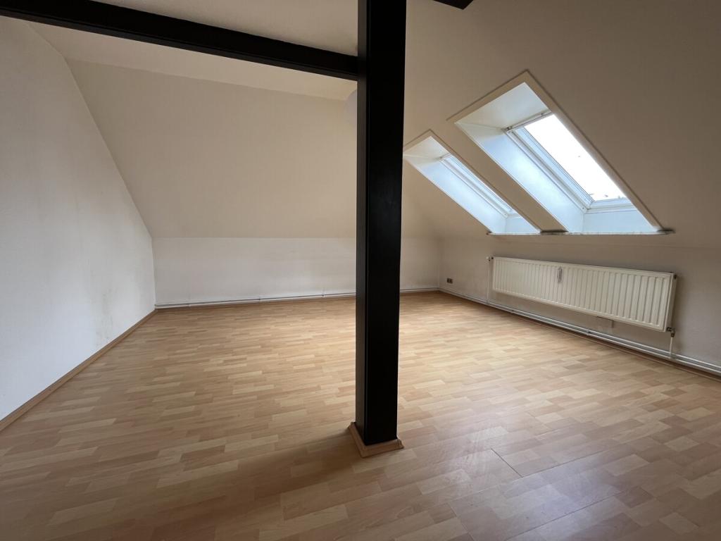 Schlafzimmer links