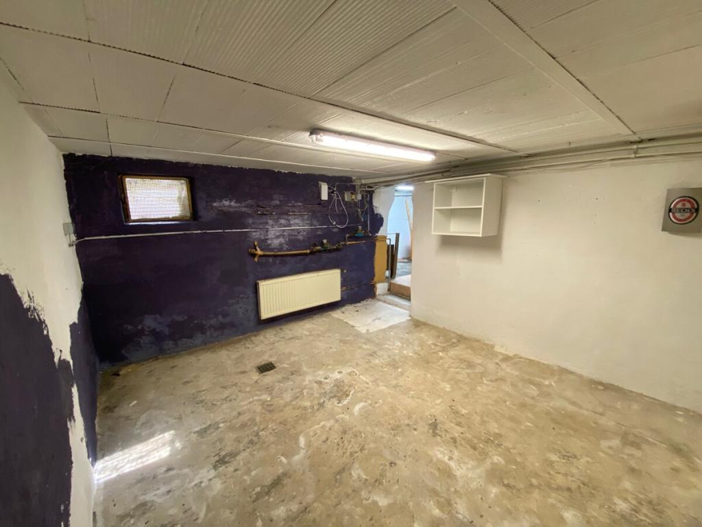 Kellerraum unter ehem. Garage