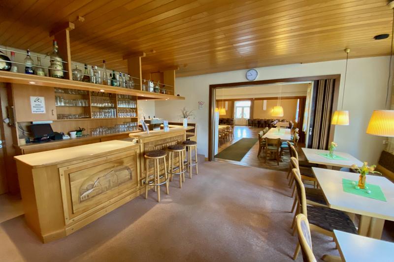 Gaststube mit Tresen