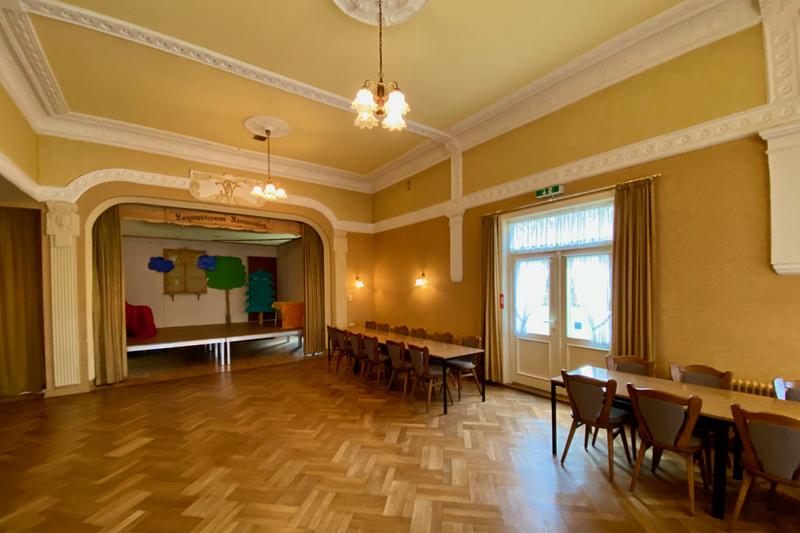 Festsaal mit Bühne