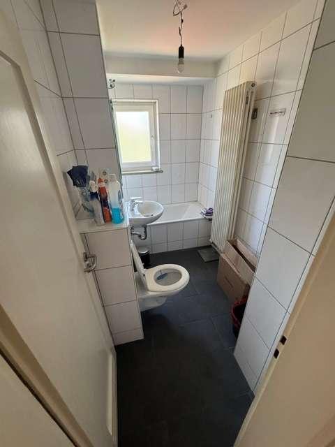 Gut geschnittene Wohnung mit Tageslichtbad und Balkon - Foto 4