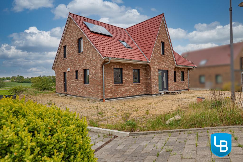 Seitenansicht vom Haus
