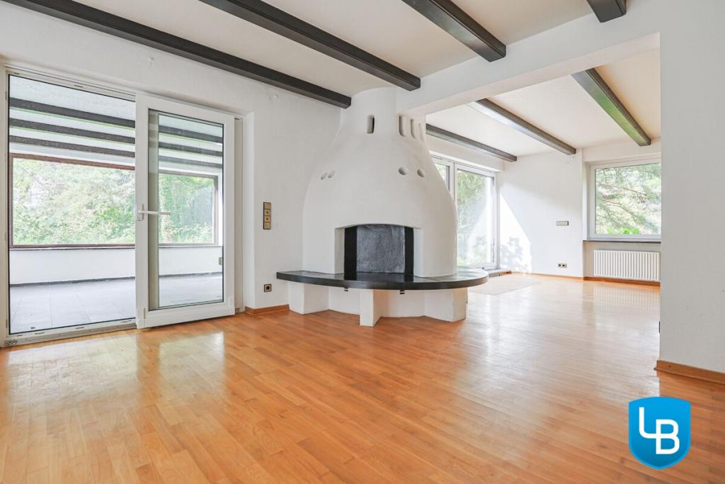 Wohnzimmer mit Kamin