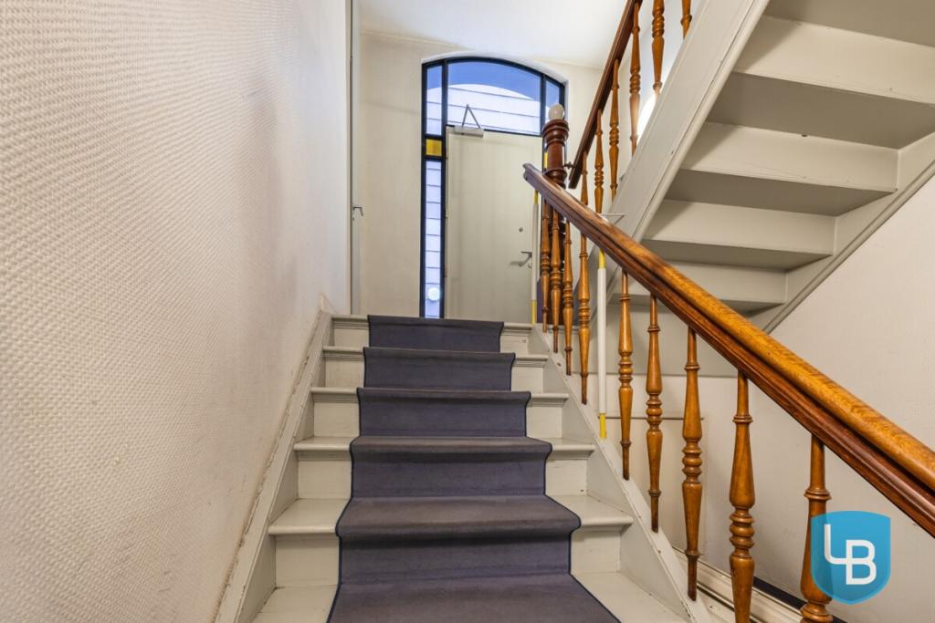 Treppenhaus Keller mit Hauseingang 