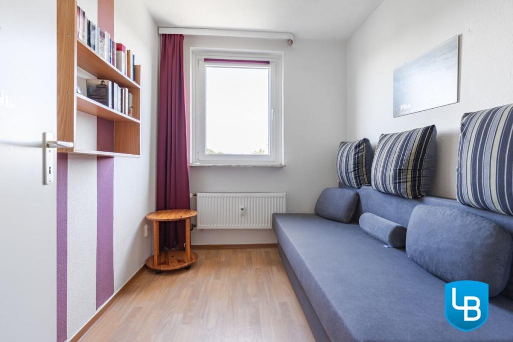 Stilvolle möblierte 2,5-Zimmer-Mietwohnung mit Balkon und Seeblick in Plön - Foto 4