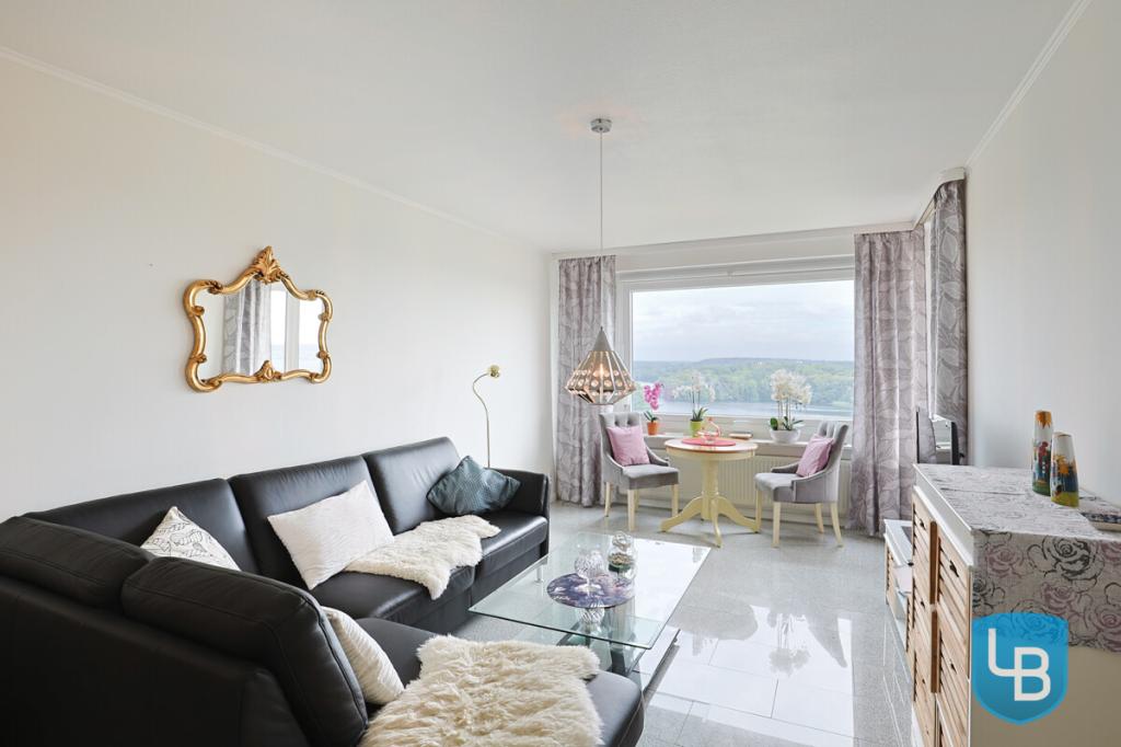 Gepflegte 2-Zimmer-Wohnung über den Dächern von Plön und mit direktem Seeblick - Foto 2