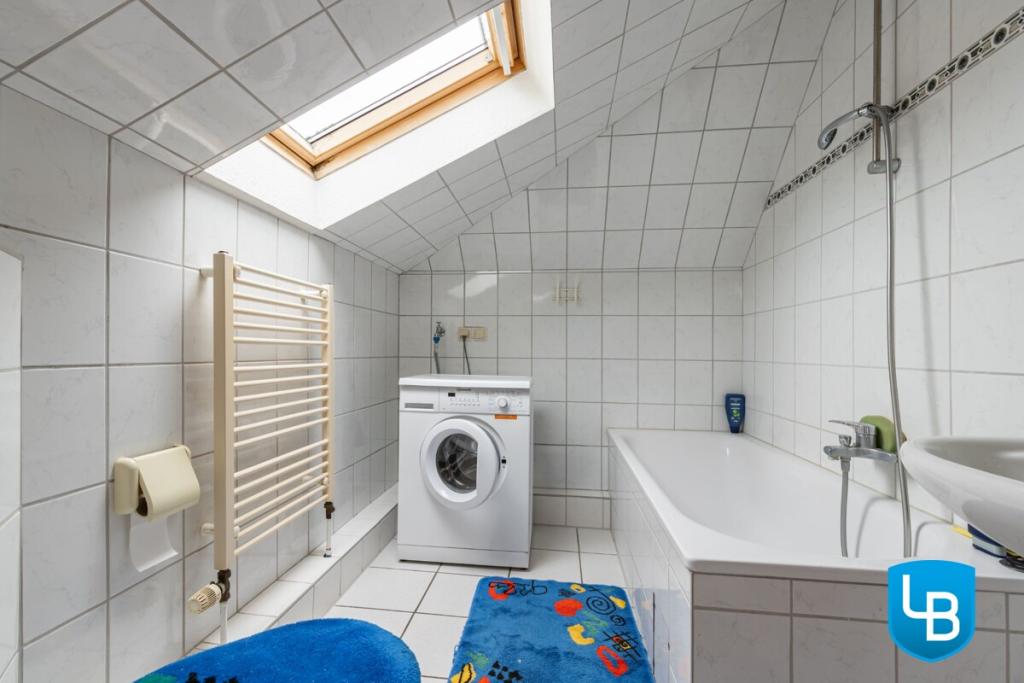 Wannenbad mit Waschmaschinenanschluss