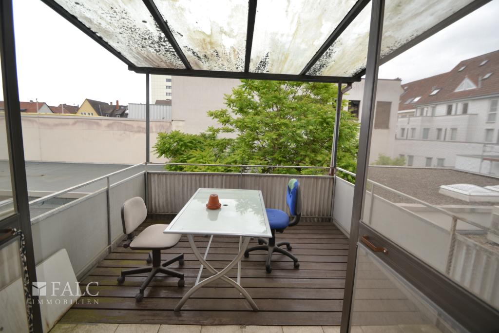 überdachter Balkon