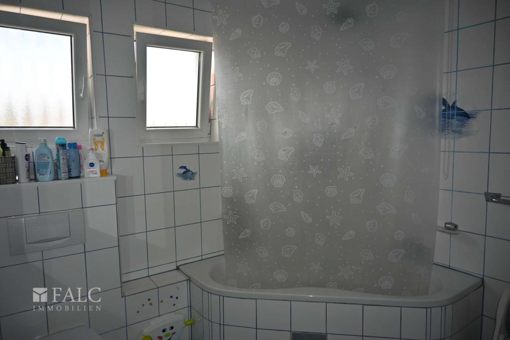 Badezimmer mit Wanne