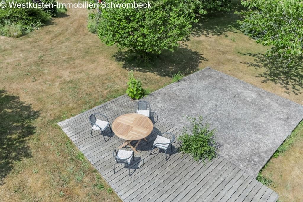 Garten mit Freisitz