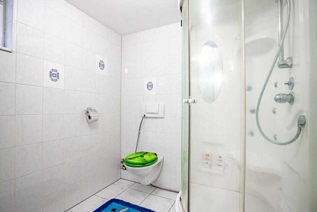 UG Badezimmer 2