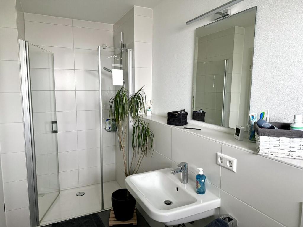 Schöne 2-Zimmer Wohnung mit Balkon - Zentrumsnahe Lage in Vöhringen - Photo 4