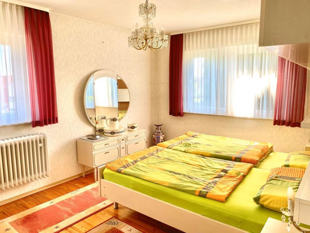 Schlafzimmer OG