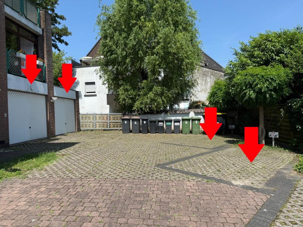 3a 2x Garagen, 2x Stellplätze