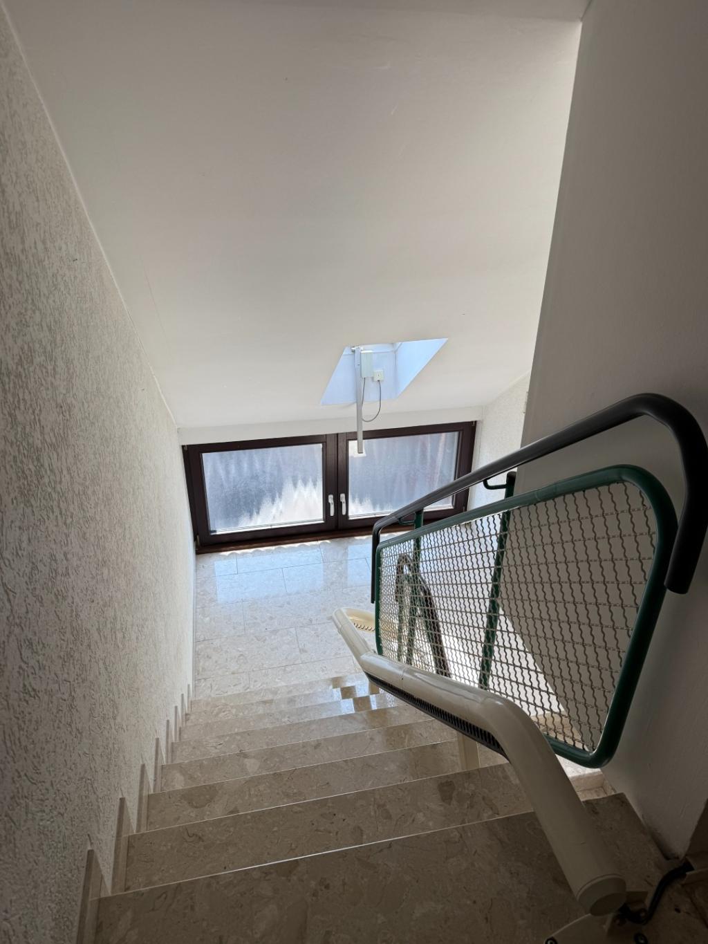 23 TReppenhaus zum Spitzboden