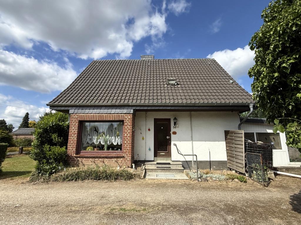8 Seitenansicht 1 mit Hauseingang