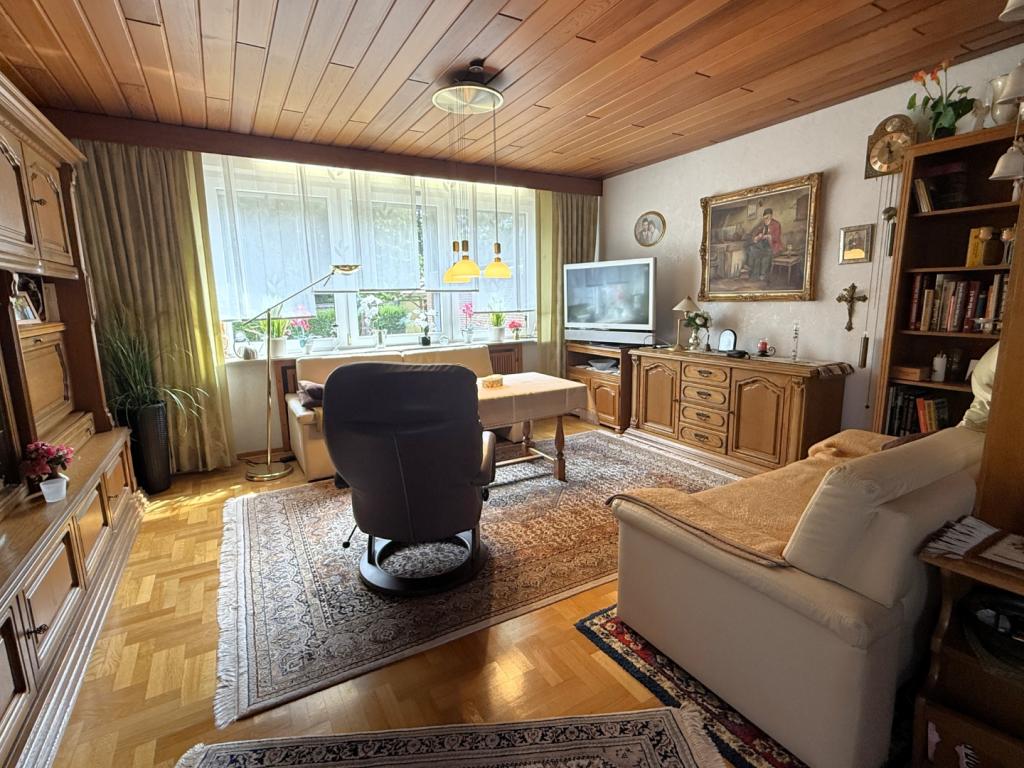 12 Wohnzimmer