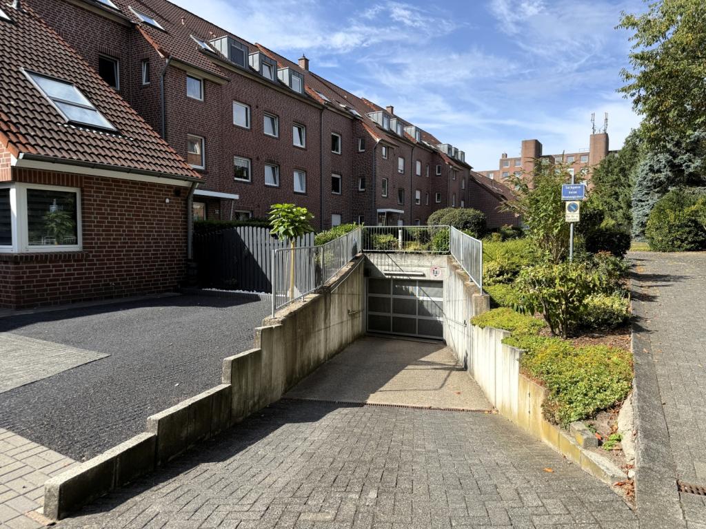 2 Tiefgaragenzufahrt