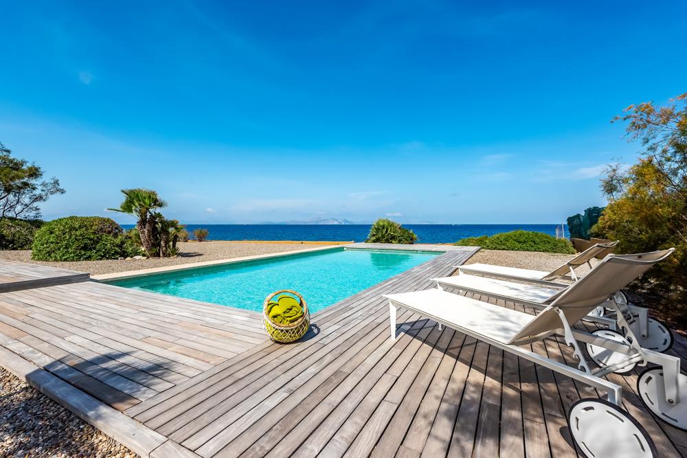 Terrasse mit Pool
