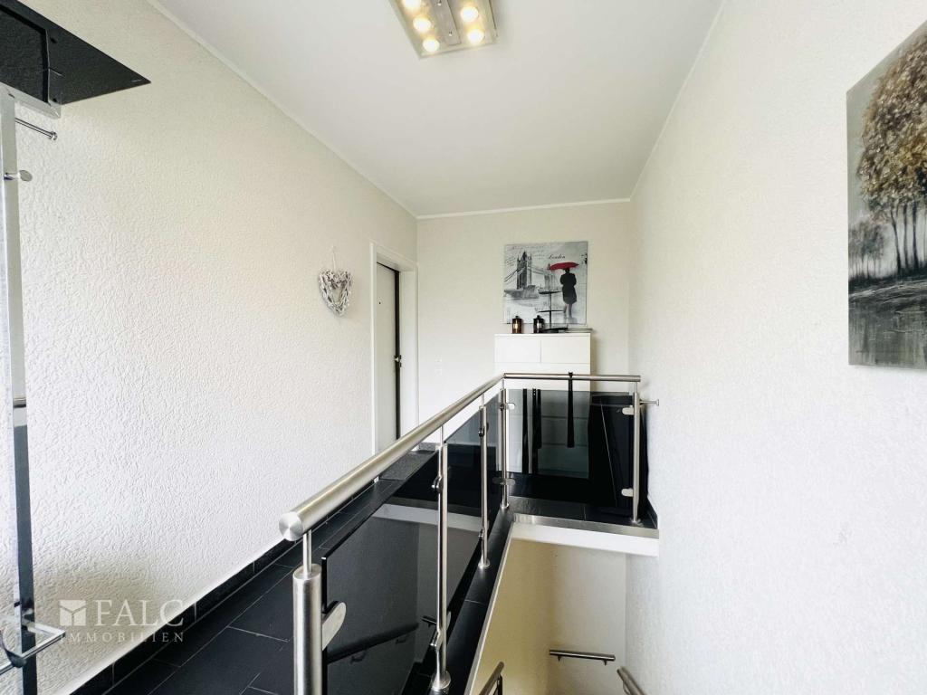 Treppenhaus und Wohnungstür