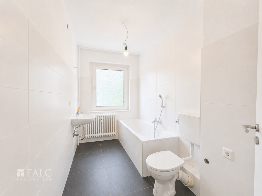 Top renovierte 3-Zimmer-Wohnung mit Balkon in Düsseldorf-Unterrath – sofort bezugsfrei - Photo 3