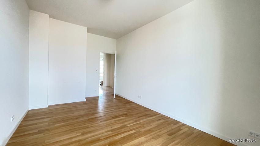 Zimmer links