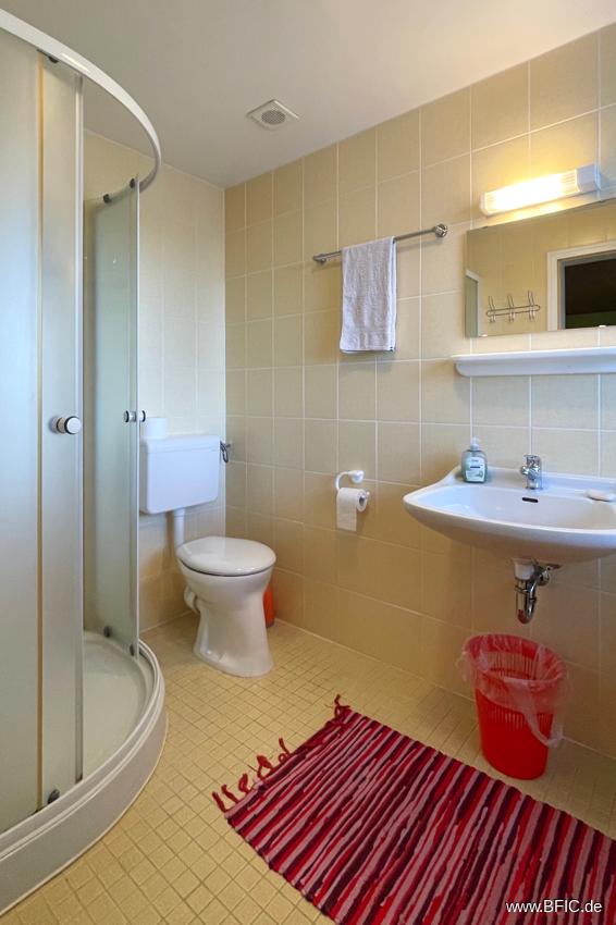 Dreibettzimmer Duschbad