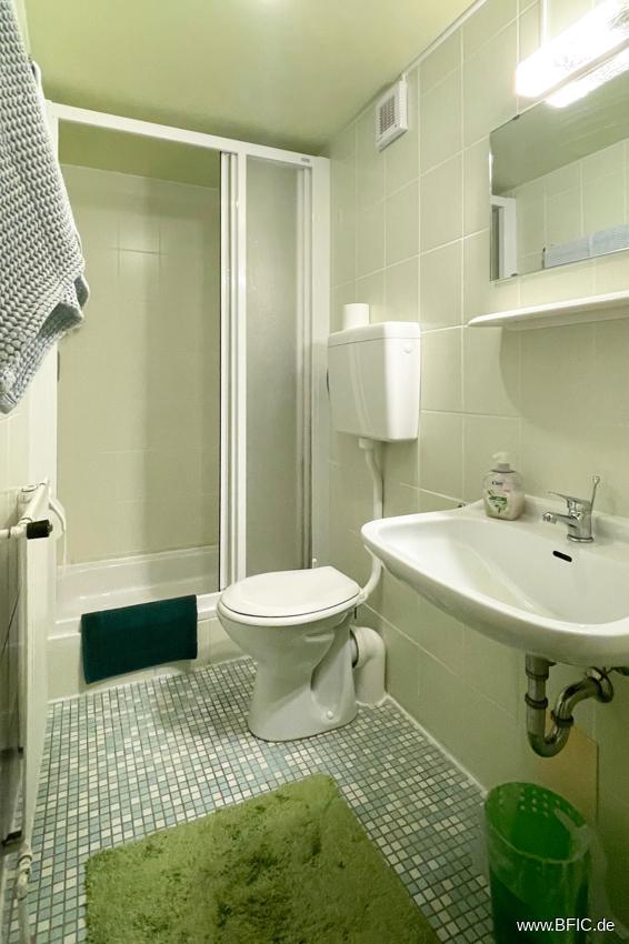  Vierbettzimmer Duschbad