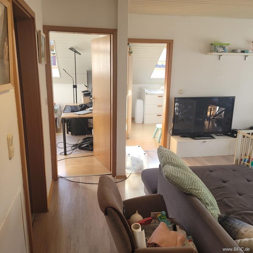 gemütliche Dachgeschoss-Wohnung in Emmering - Photo 1