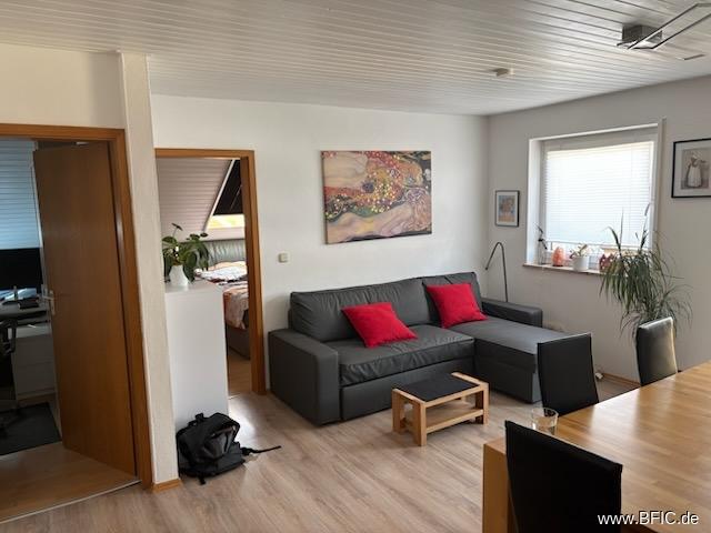 gemütliche Dachgeschoss-Wohnung in Emmering - Photo 1