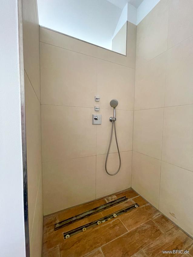 DG Bad , Dusche
