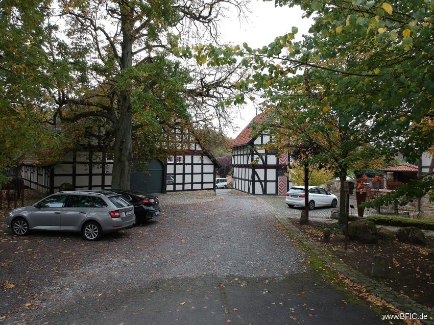Auffahrt zum Gelände