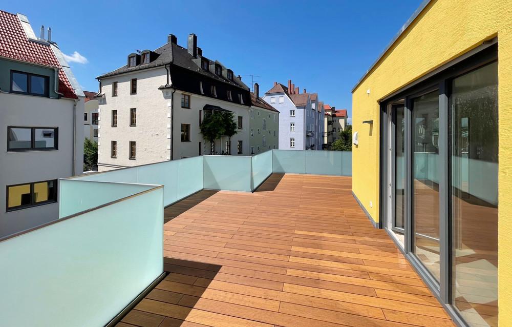 Soweit das Auge reicht! Attraktive Penthouse-Wohnung in zentraler Stadtlage Landshuts! - Photo 5